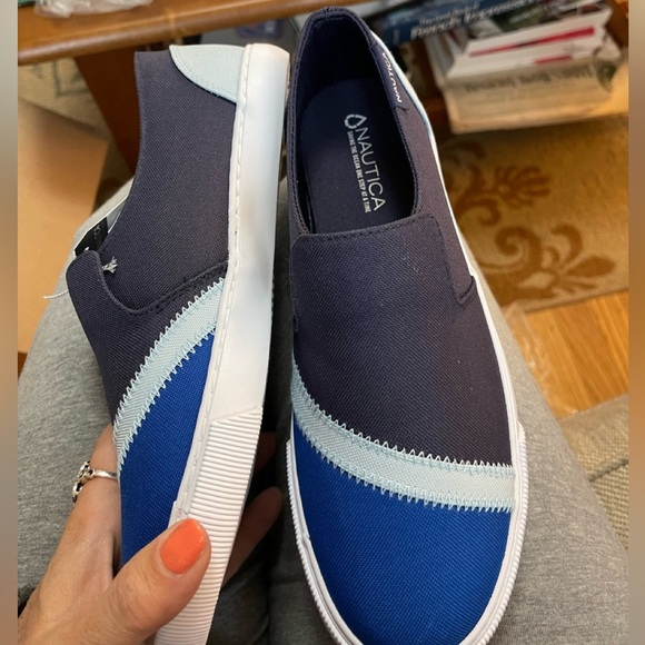 Sale!! New Nautuca sneakers blue sz 7.5m $69 - Picture 4 of 6